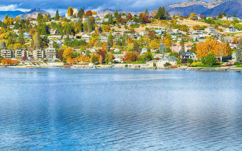 Best Places to Paddle Board in Lake Chelan