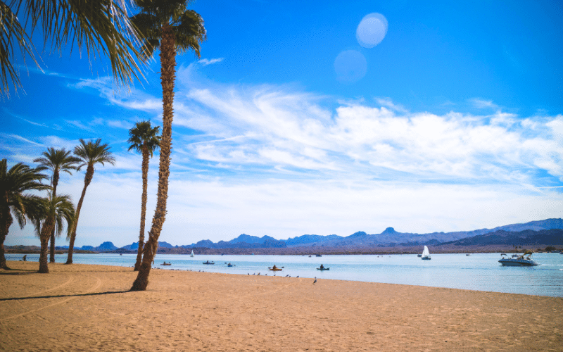 Best Places to Paddle Board in Lake Havasu