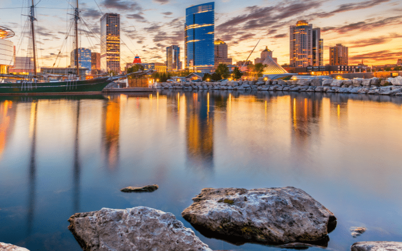 Best Places to Paddle Board in Milwaukee, WI