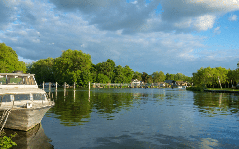 Best Places to Paddle Board in Surrey, UK