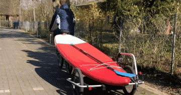 SUP Board transportieren mit Fahrrad
