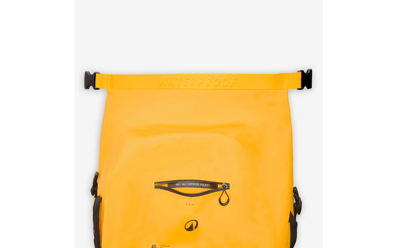 Decathlon Reisetasche 40 l wasserfest IPX6 mit Rollverschluss
